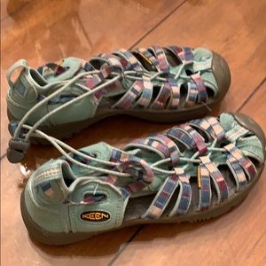 Keen waterproof girls closed toe athletic sandals.